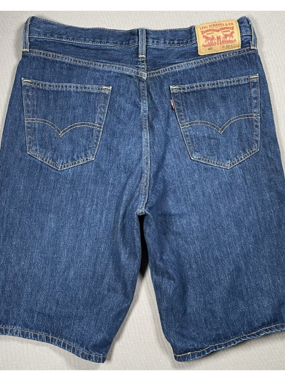 Levi's 469 Blue Dark Wash Denim Jean Shorts Inseam 12" - Men Size 33